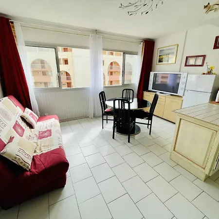 Apartment 2 Pieces Climatise A 2 Pas De La Richelieu, Parking Inclus - Fr-1-723-77
